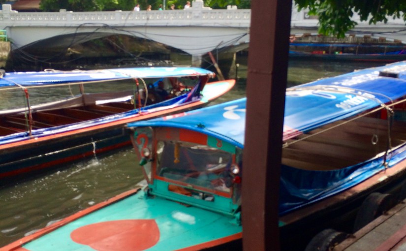 バンコクの水上バスの乗り方